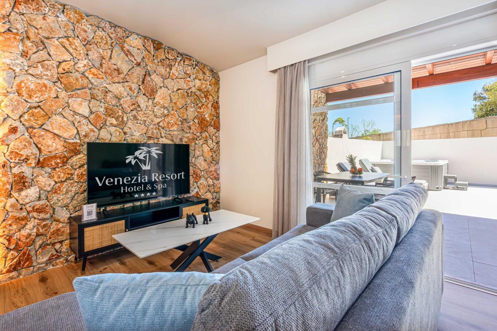 Venezia Luxury Living Villas, Faliraki Buitenkant foto
