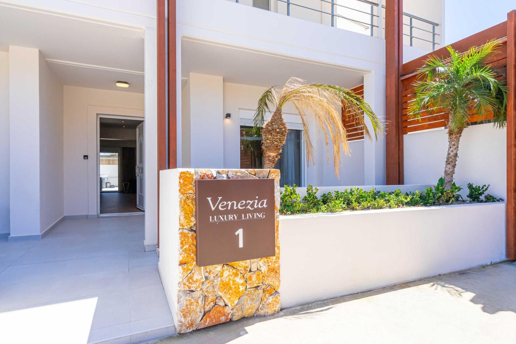 Venezia Luxury Living Villas, Faliraki Buitenkant foto